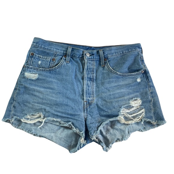 Women’s Levi’s ripped distressed shorts button fly high waisted light wash denim - Picture 2 of 4